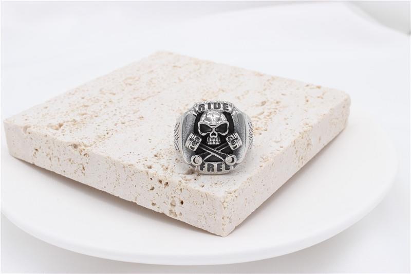 Men’s Gothic Rose Skull Titanium Steel Ring