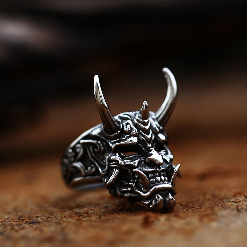 Men’s Retro Prajna Mask Titanium Steel Ring – Gothic Demon Face Statement Ring