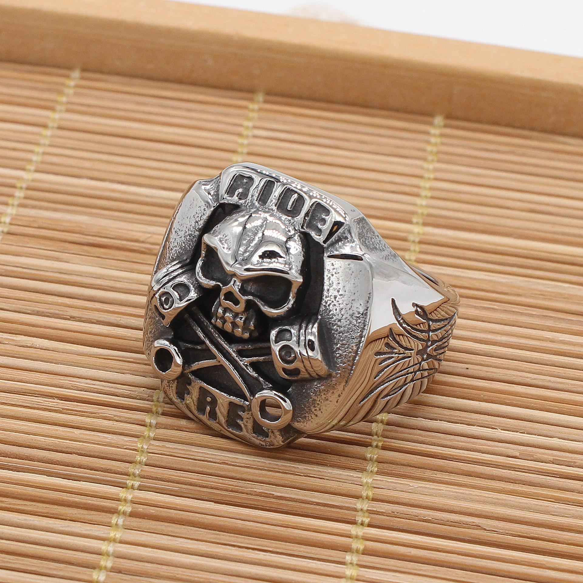 Men’s Gothic Rose Skull Titanium Steel Ring