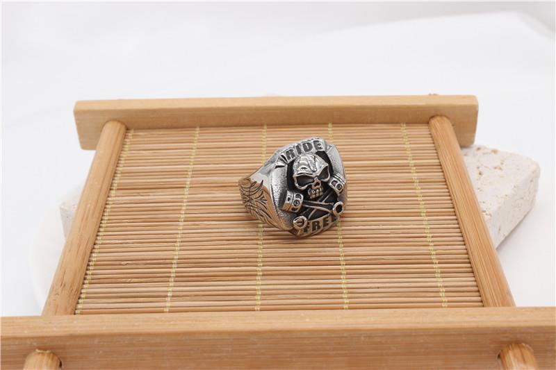 Men’s Gothic Rose Skull Titanium Steel Ring